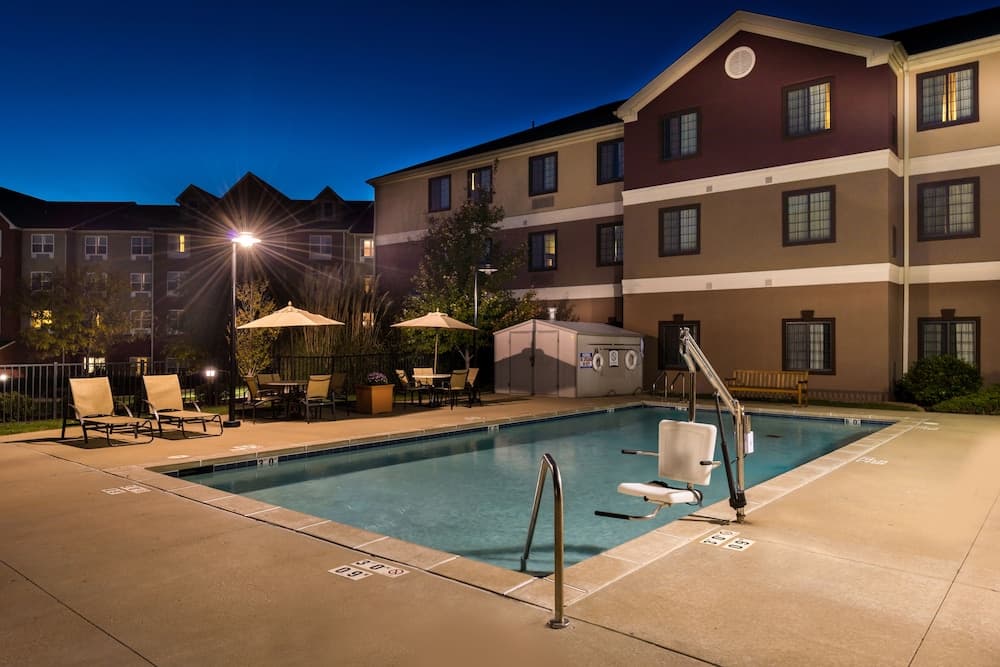 Staybridge Suites O'Fallon Chesterfield by IHG interior in O'Fallon, MO — gallery photo 2