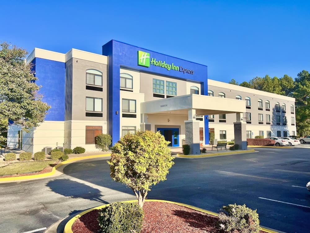 Holiday Inn Express Madison by IHG featured exterior or lobby in Madison, GA — similar hotel