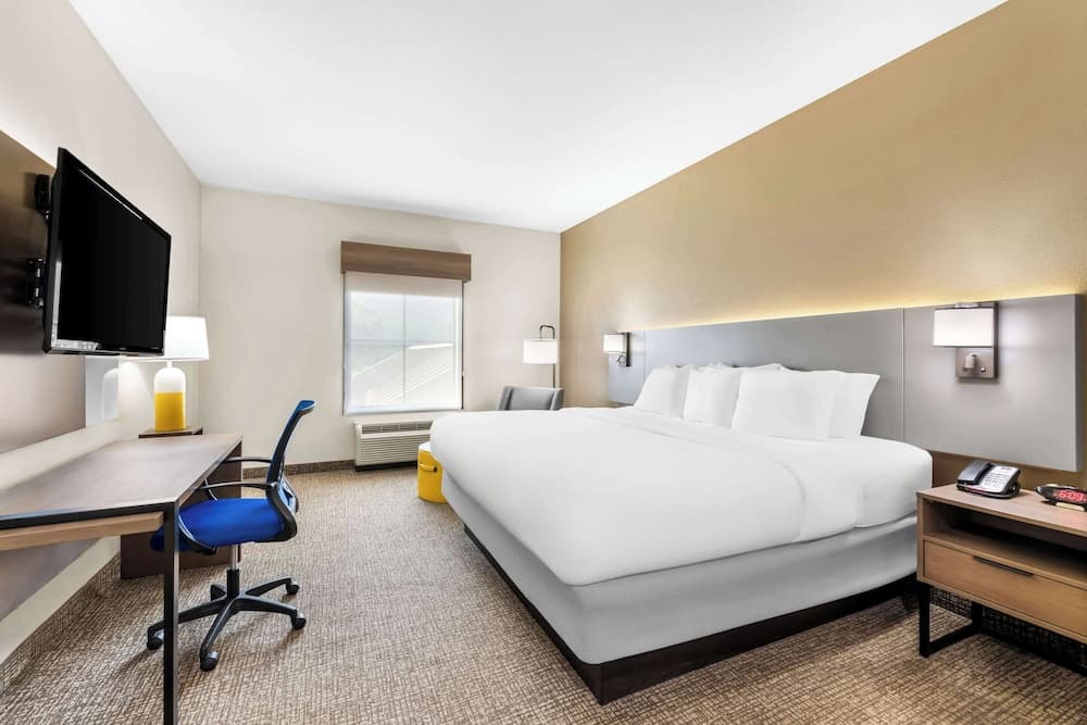 Comfort Inn Harriman property views in Harriman, TN — gallery photo 3