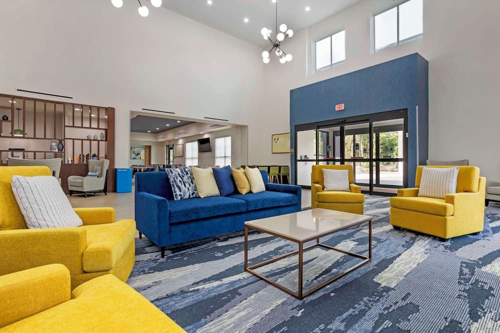 Comfort Inn & Suites Huntsville Near University property views in Huntsville, TX — gallery photo 3