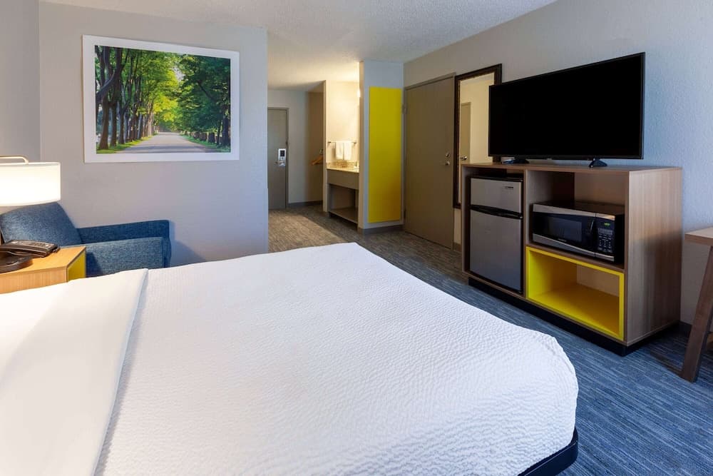 Days Inn by Wyndham Sturtevant / Racine / Mount Pleasant gallery photo in Mount Pleasant, WI — image 15