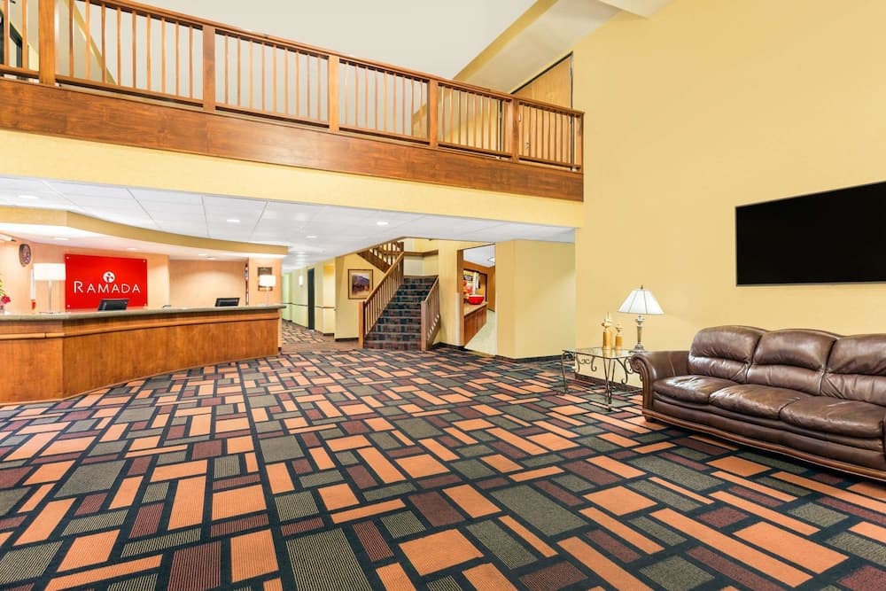 Ramada by Wyndham Kent Seattle Area interior in Kent, WA — gallery photo 2