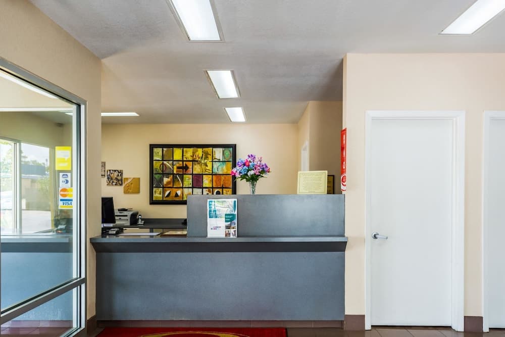 Econo Lodge Picayune interior in Picayune, MS — gallery photo 2