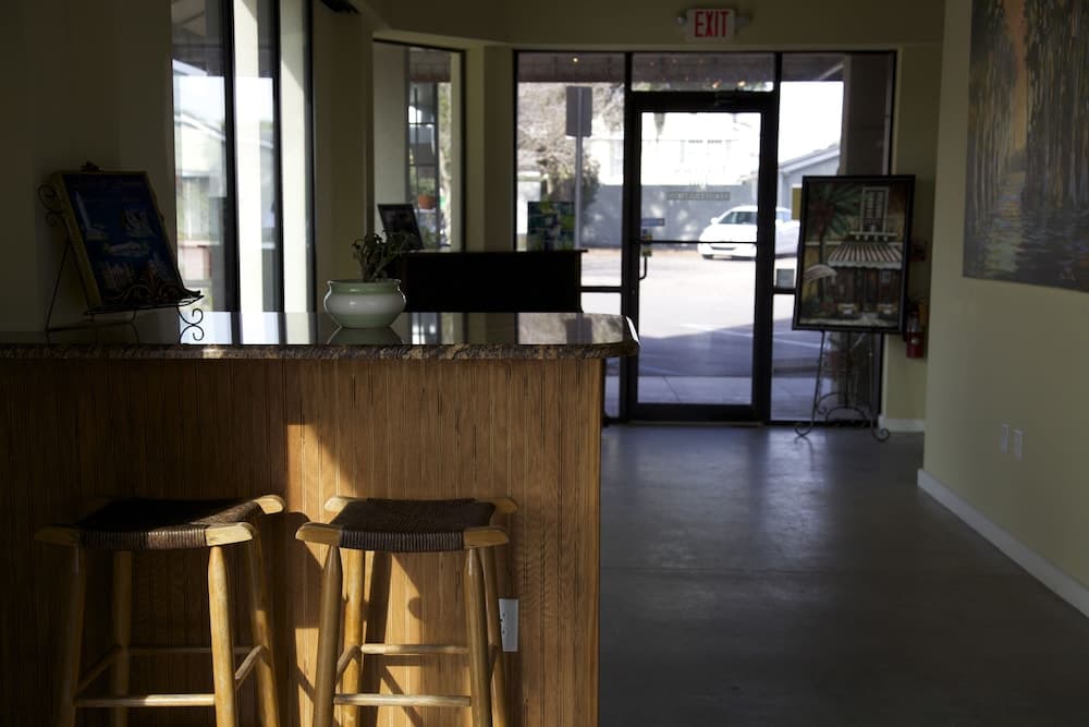 The Citrus on the Lake interior in Tavares, FL — gallery photo 2
