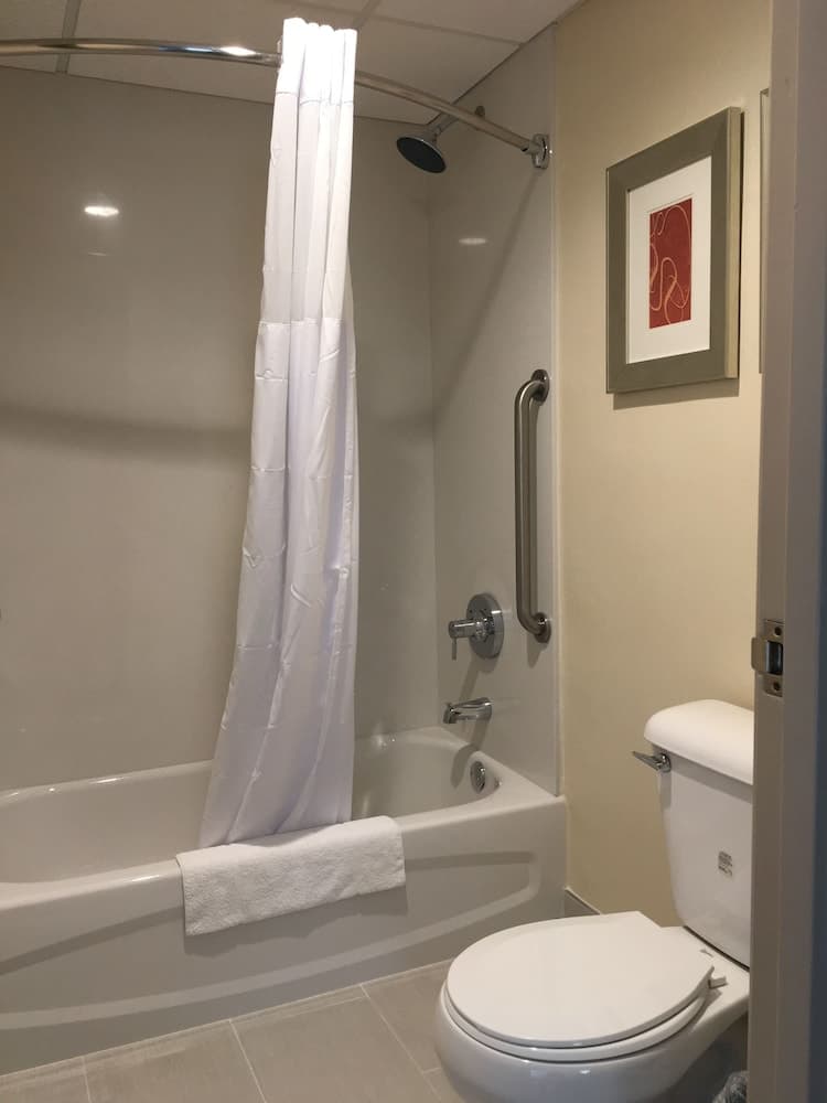 MainStay Suites John Wayne Airport by Choice Hotels interior in Santa Ana, CA — gallery photo 2