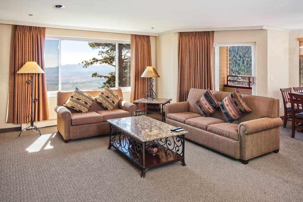 Holiday Inn Club Vacations Tahoe Ridge Resort by IHG property views in Stateline, NV — gallery photo 3