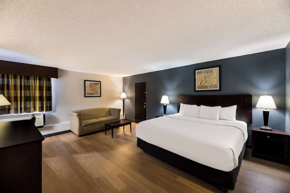Clarion Hotel San Angelo near Convention Center gallery photo in San Angelo, TX — image 35