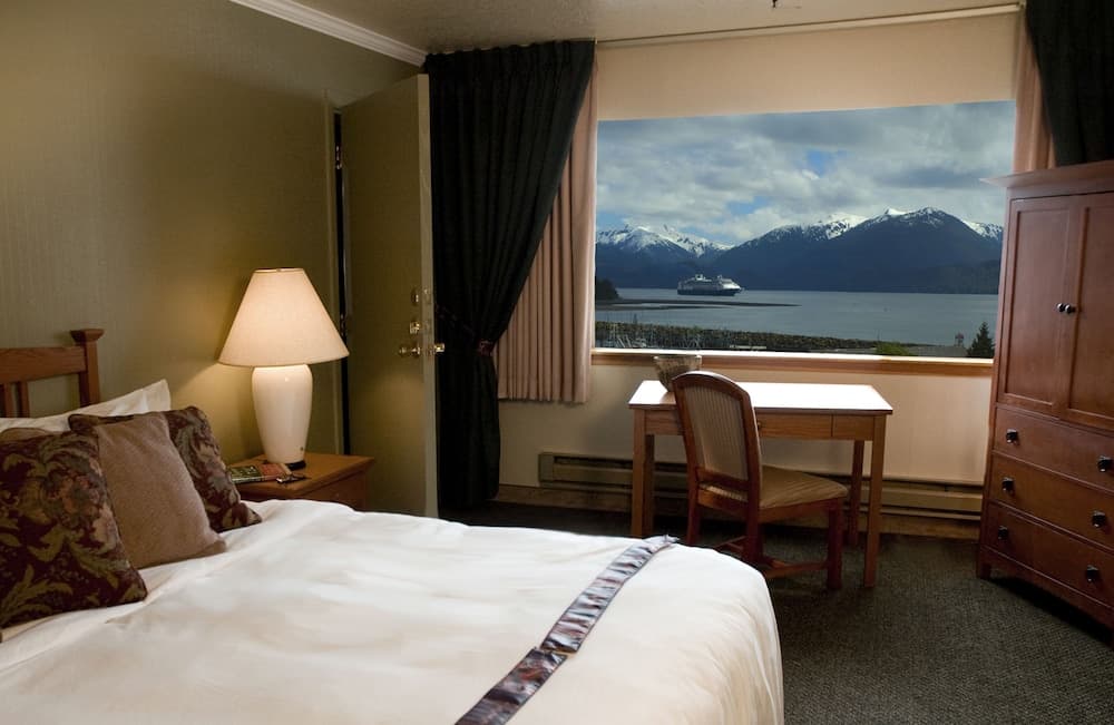 Southeast Resort interior in Sitka, AK — gallery photo 2