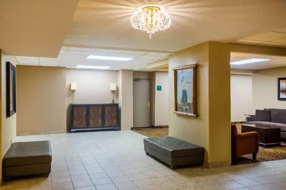 Riverfront Hotel interior in International Falls, MN — gallery photo 2
