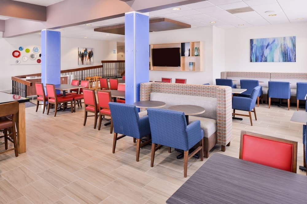Holiday Inn Express Burlington by IHG gallery photo in Burlington, NC — image 6