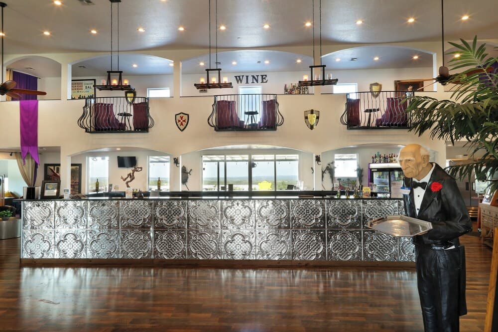 The Bentley Hotel - Sinatra Room - Hill Country View property views in Johnson City, TX — gallery photo 3