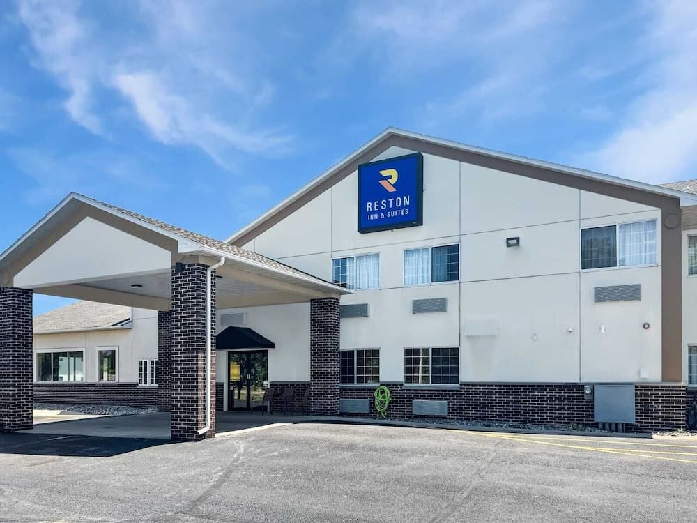 Reston Inn & Suites — hotel in Spencer, Iowa