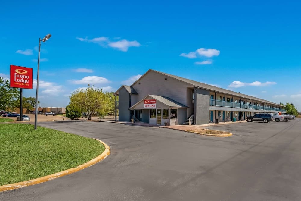 Econo Lodge Inn & Suites Enid South featured exterior or lobby in Enid, OK — similar hotel