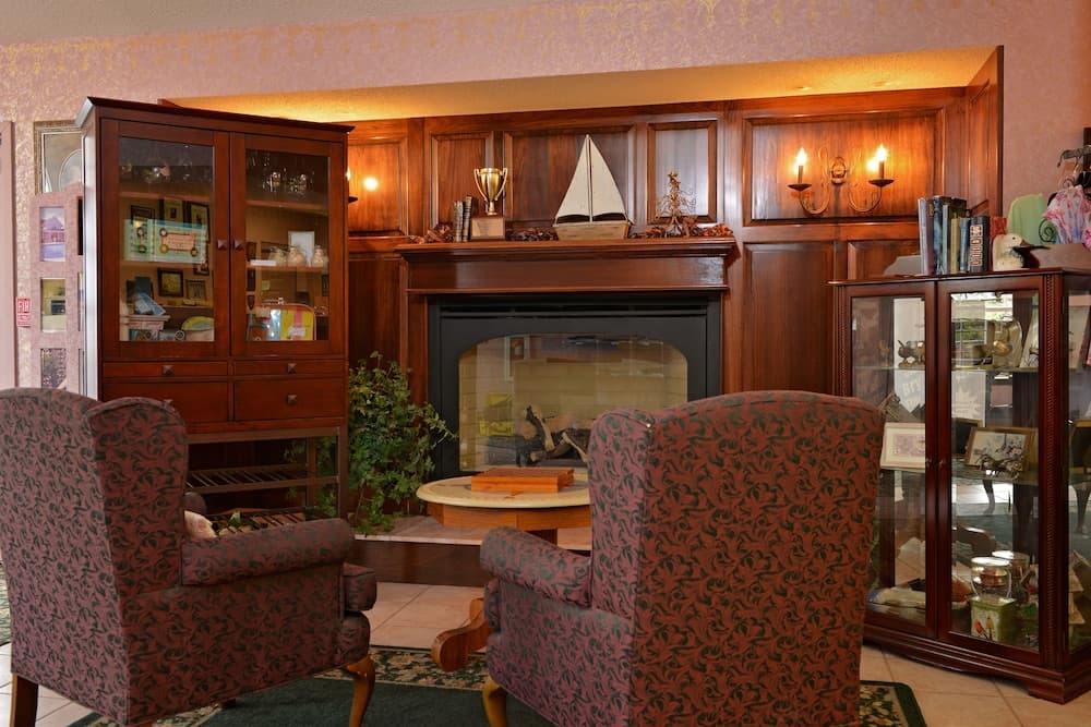 Our Guest Inn and Suites - Downtown gallery photo in Port Clinton, OH — image 14