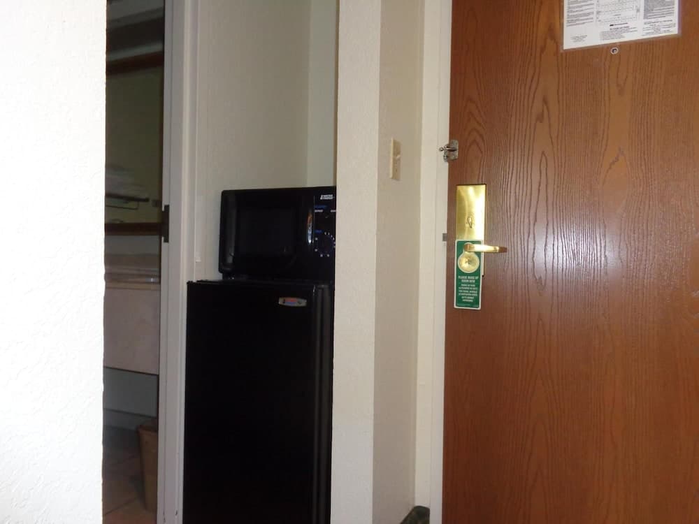 Ruskin Inn Hotel property views in Ruskin, FL — gallery photo 3