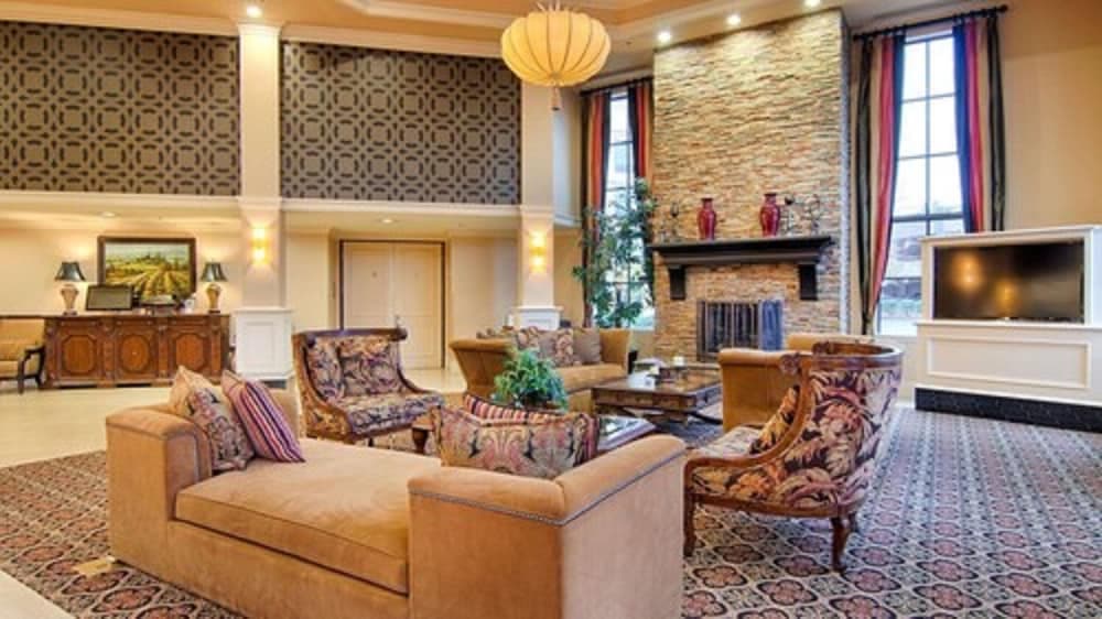 Grand Hotel at Bridgeport gallery photo in Tigard, OR — image 12
