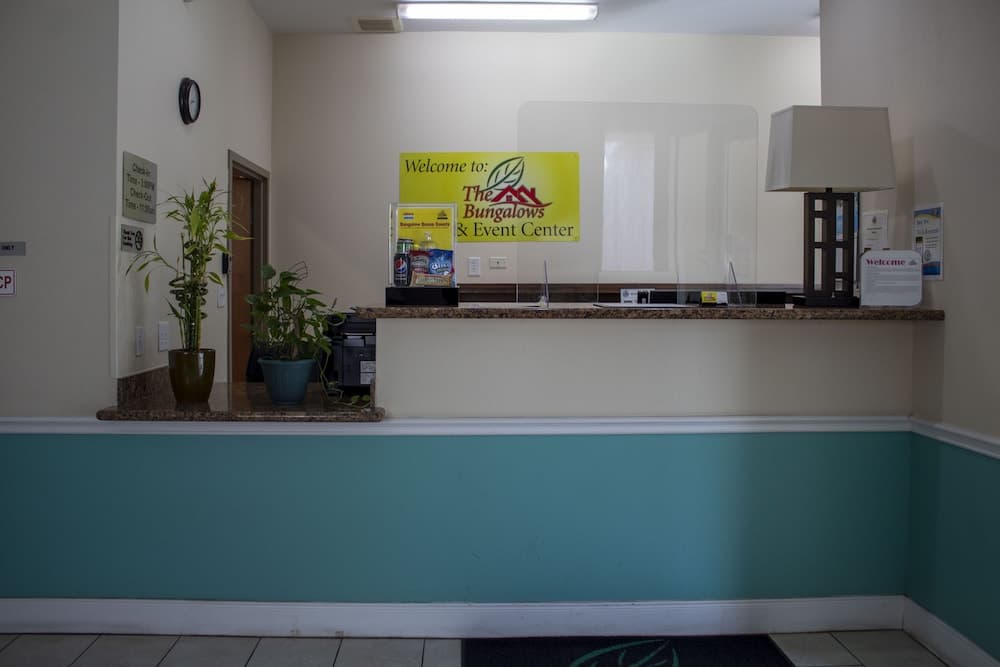 Texas Bungalows Hotel & Hotel Que at Lakeline Austin Cedar Park interior in Cedar Park, TX — gallery photo 2