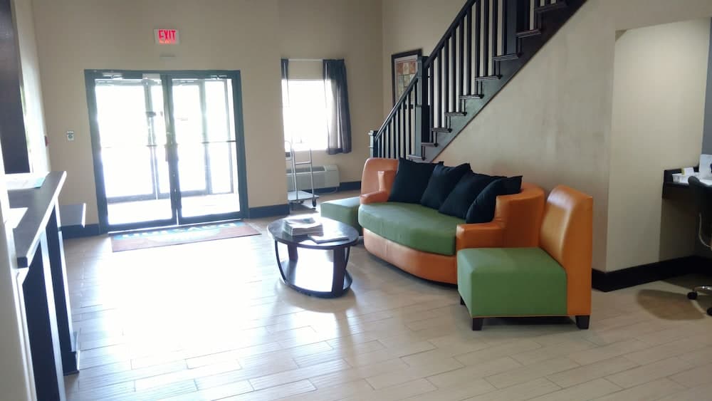 Days Inn by Wyndham Ashland property views in Ashland, KY — gallery photo 3