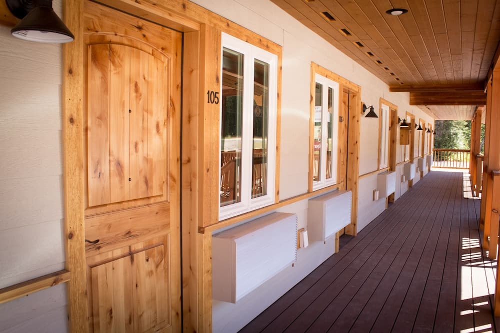 Halfway Hotel — hotel in Essex, Montana