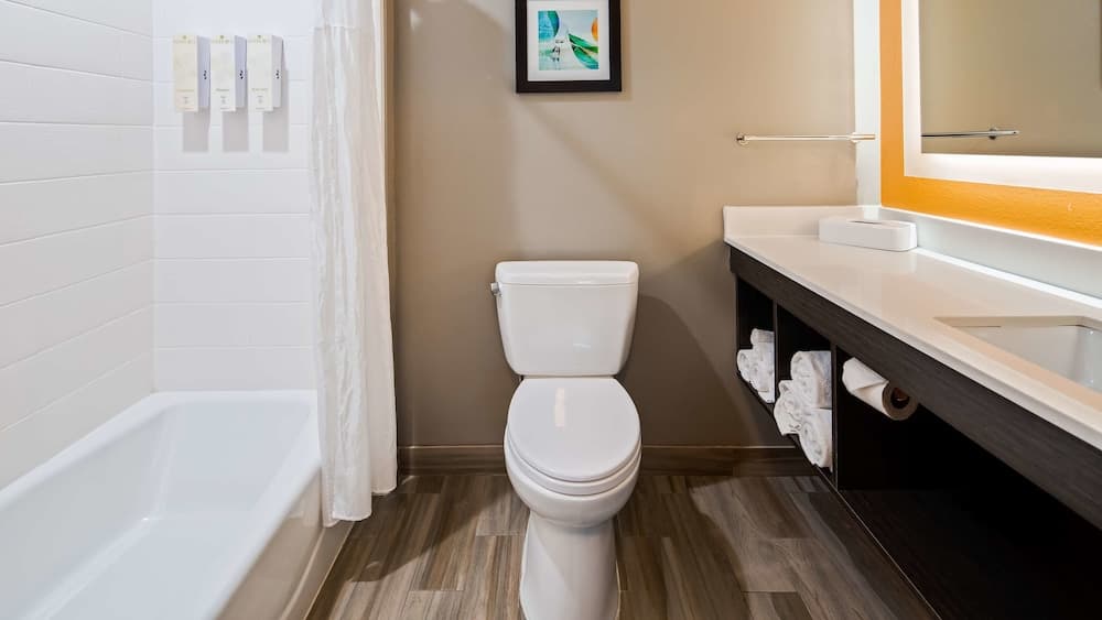 Holiday Inn Express And Suites Pasadena Houston Southeast by IHG gallery photo in Pasadena, TX — image 13