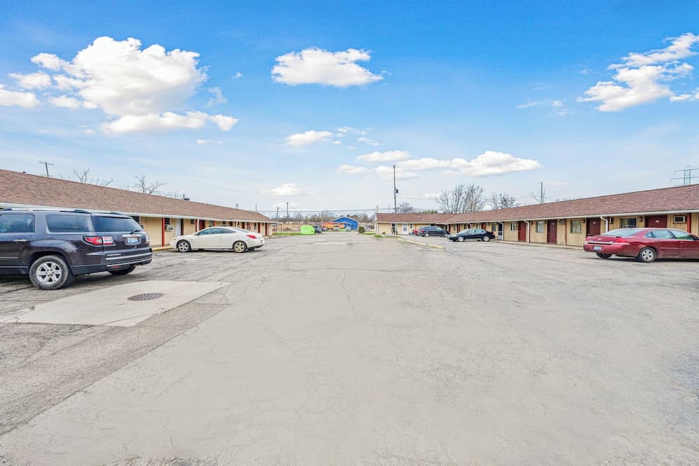 Flint Motel by OYO MI Near I-475 gallery photo in Flint, MI — image 33