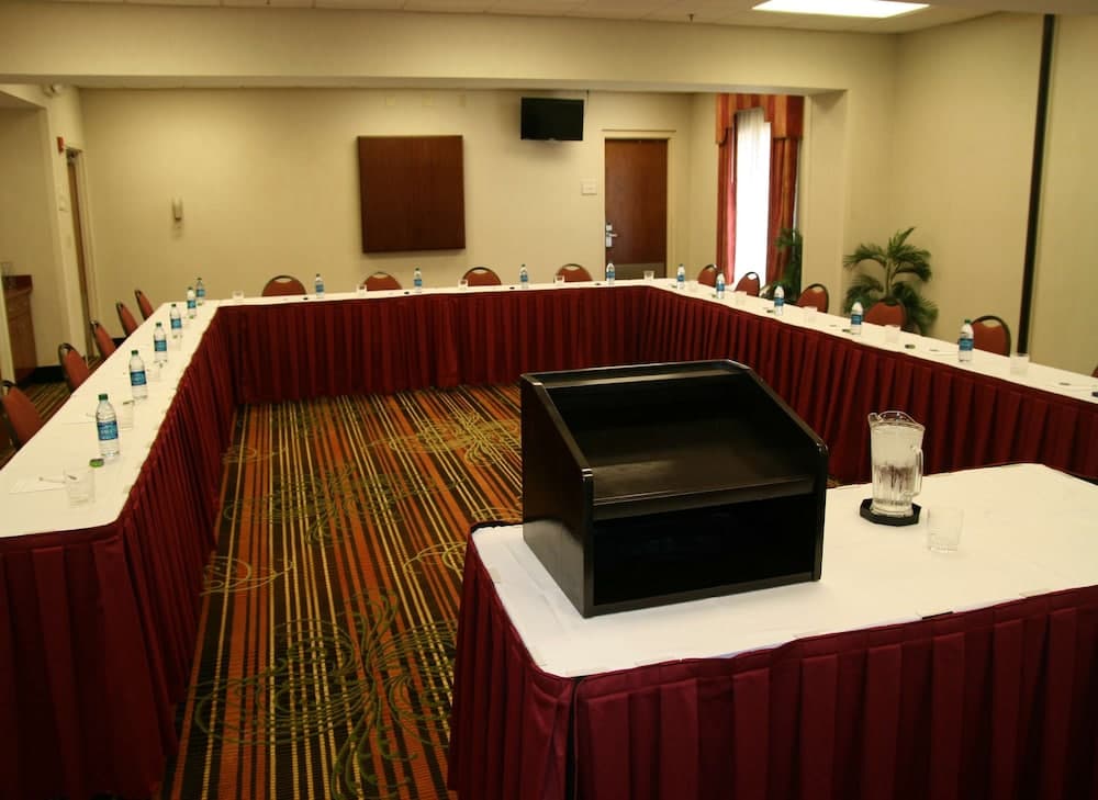 Hampton Inn & Suites Springfield-Southwest property views in Springfield, IL — gallery photo 3