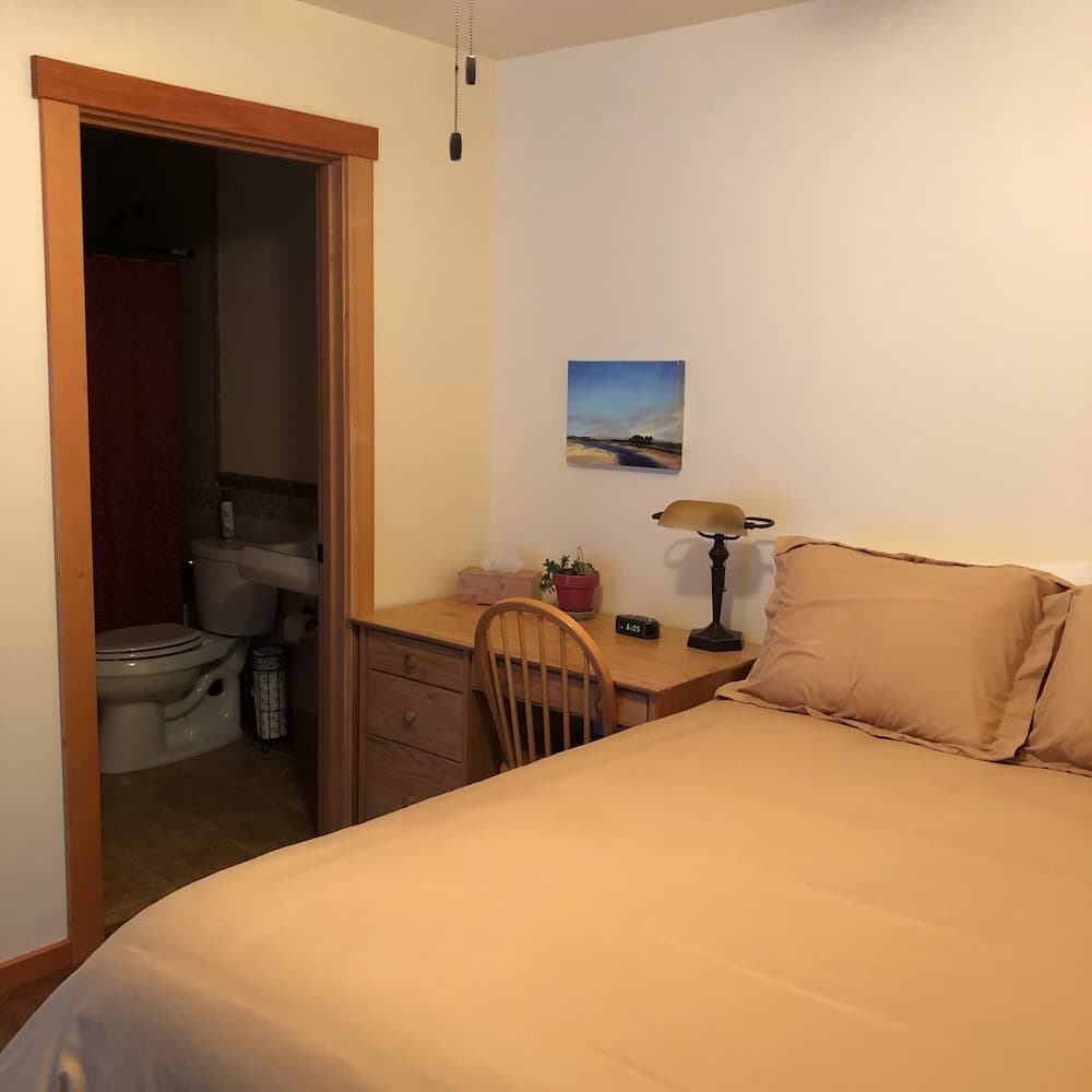 Heartwood Mountain Sanctuary interior in Garberville, CA — gallery photo 2