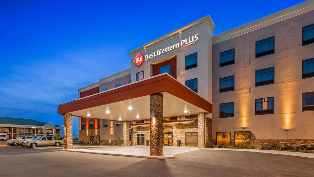 B/W Plus Elizabethtown Inn & Suites featured exterior or lobby in Elizabethtown, KY — similar hotel