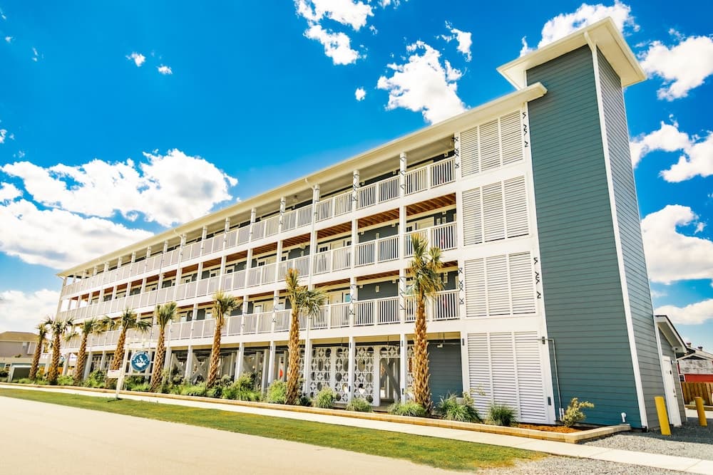 Saltwater Suites exterior or lobby in Holly Ridge, NC — main listing photo