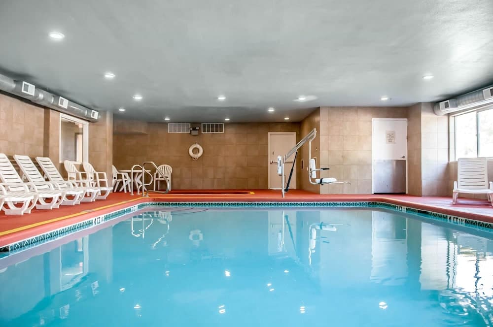 Comfort Suites Albuquerque/North Journal Center interior in Albuquerque, NM — gallery photo 2