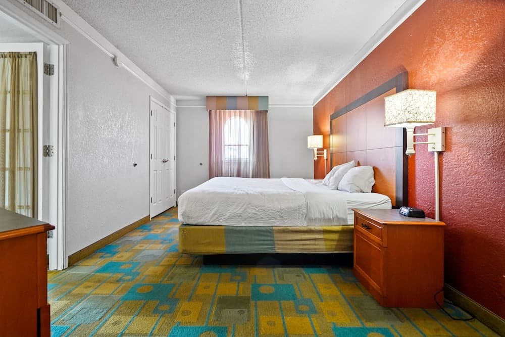 La Quinta Inn by Wyndham Costa Mesa / Newport Beach gallery photo in Costa Mesa, CA — image 35