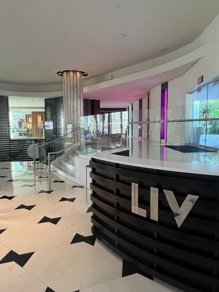 Private Owners property views in Miami Beach, FL — gallery photo 3