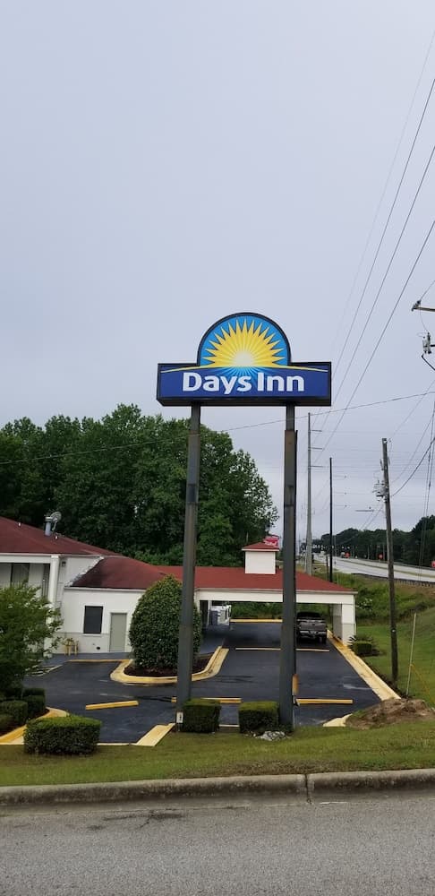 Days Inn by Wyndham Augusta / Fort Eisenhower property views in Augusta, GA — gallery photo 3