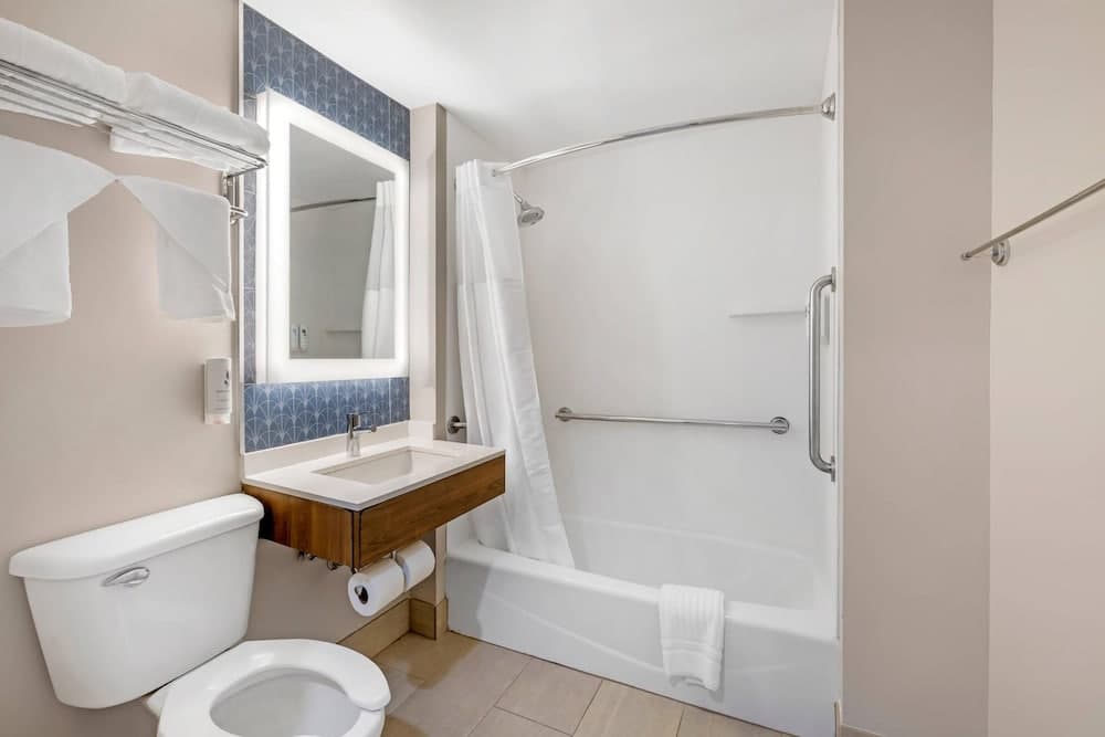 Country Inn & Suites by Radisson, Staten Island gallery photo in Staten Island, NY — image 5