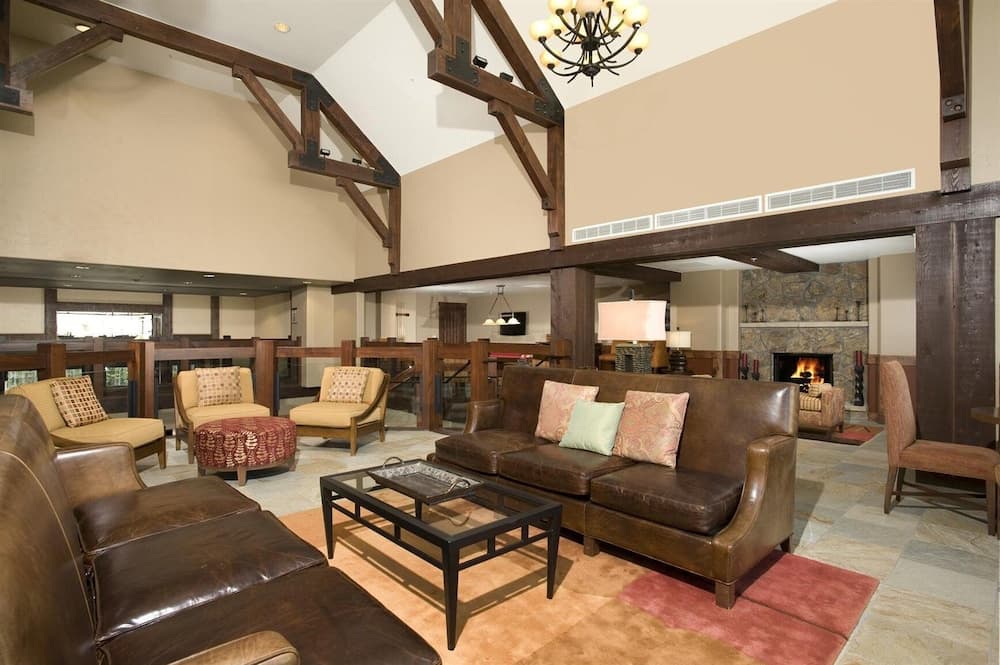 Crystal Peak Lodge, A Vail Resorts Property property views in Breckenridge, CO — gallery photo 3