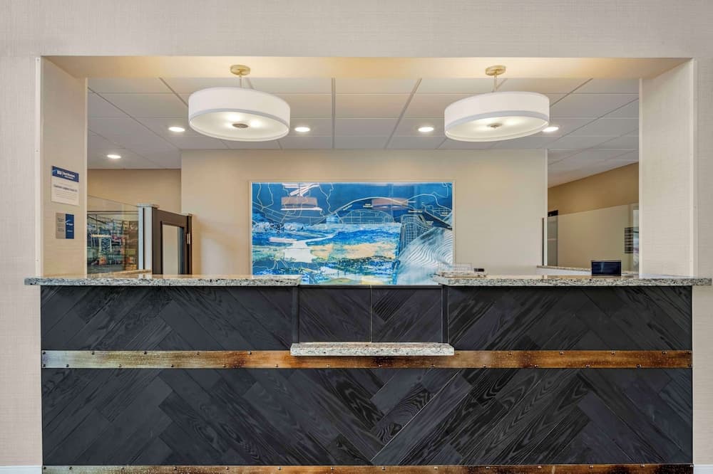 Best Western Plus The Inn at Hells Canyon interior in Clarkston, WA — gallery photo 2