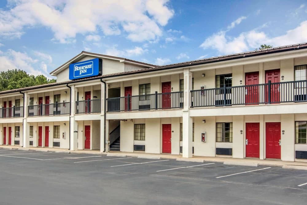 Rodeway Inn La Grange East — hotel in LaGrange, Georgia