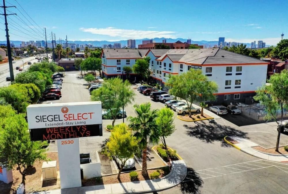 Siegel Select Flamingo featured exterior or lobby in Las Vegas, NV — similar hotel