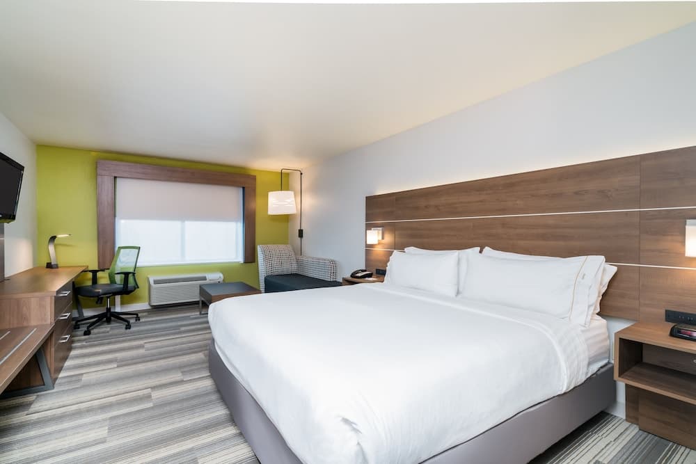 Holiday Inn Express Hotel & Suites Rocky Mount by IHG interior in Rocky Mount, VA — gallery photo 2