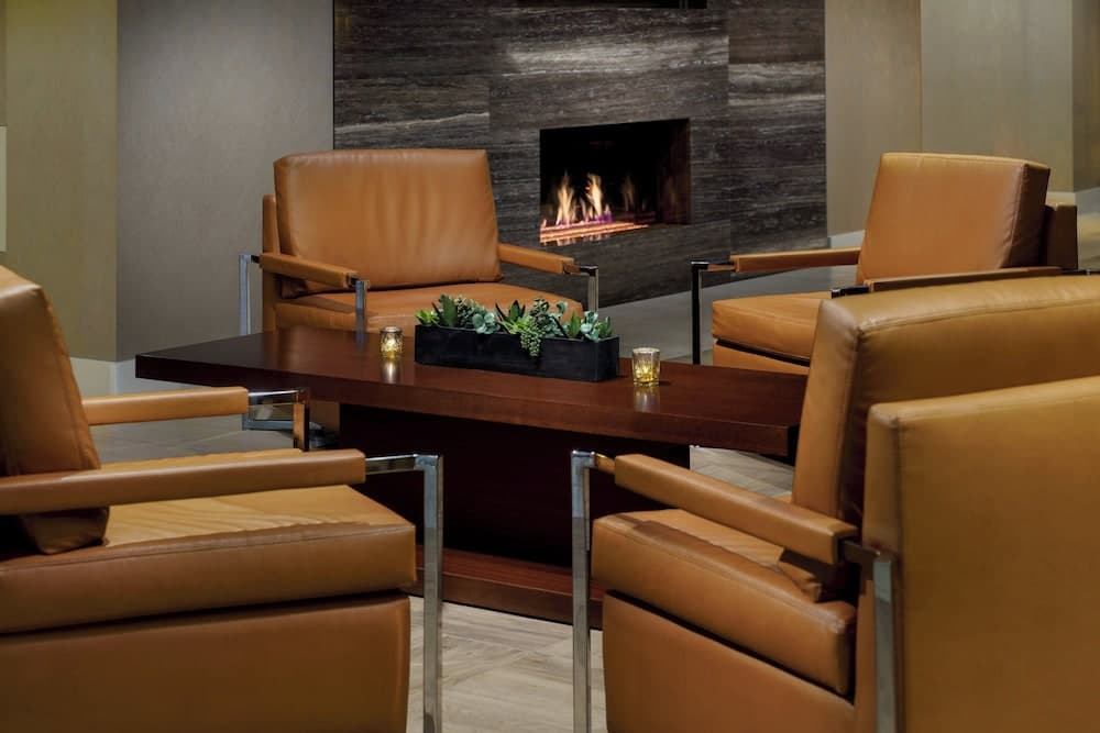 Residence Inn by Marriott Chicago Downtown / River North interior in Chicago, IL — gallery photo 2