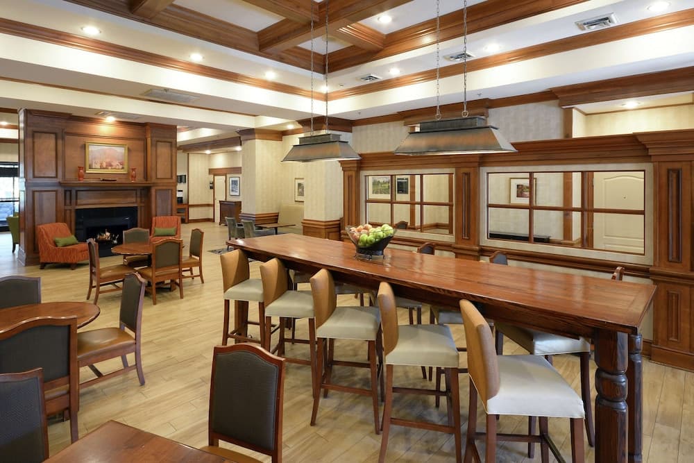 Hampton Inn & Suites Greenville/Spartanburg I-85, SC interior in Duncan, SC — gallery photo 2