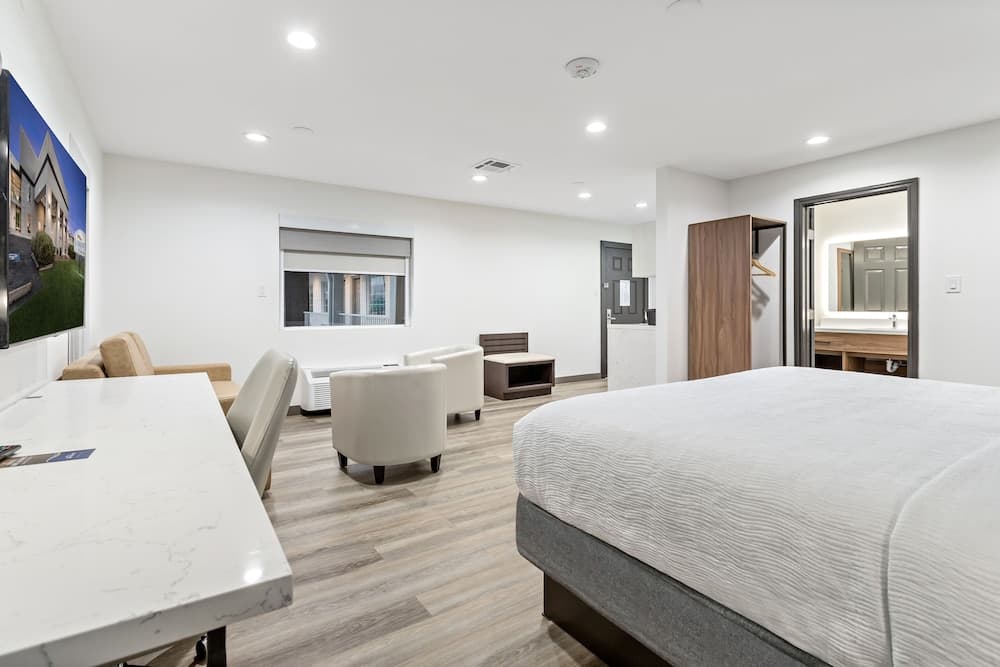 Baymont by Wyndham Beaumont gallery photo in Beaumont, TX — image 43