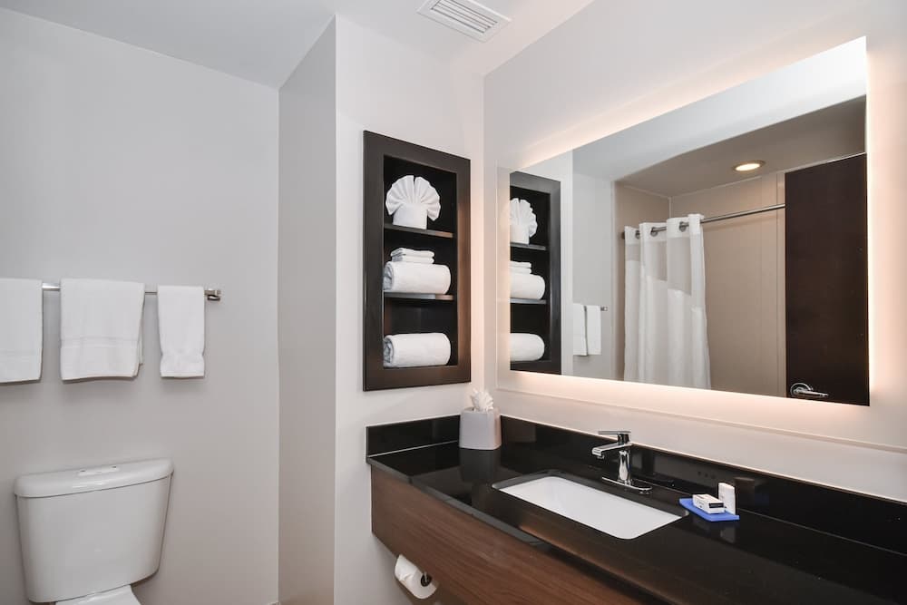 Holiday Inn Express & Suites Charlotte Southeast - Matthews by IHG property views in Matthews, NC — gallery photo 3