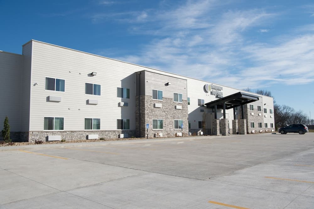 Cobblestone Inn & Suites - Forest City featured exterior or lobby in Forest City, IA — similar hotel