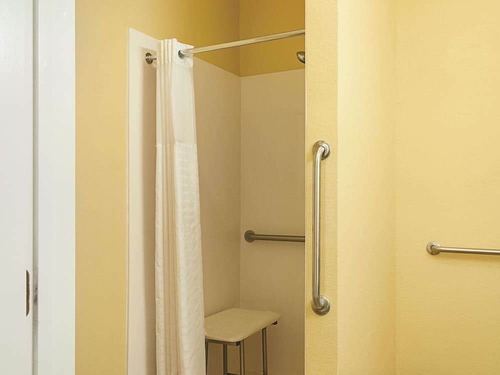 La Quinta Inn & Suites by Wyndham Slidell - North Shore Area gallery photo in Slidell, LA — image 31