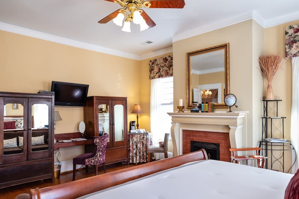 Burke Manor Inn & Pavilion gallery photo in Gibsonville, NC — image 47