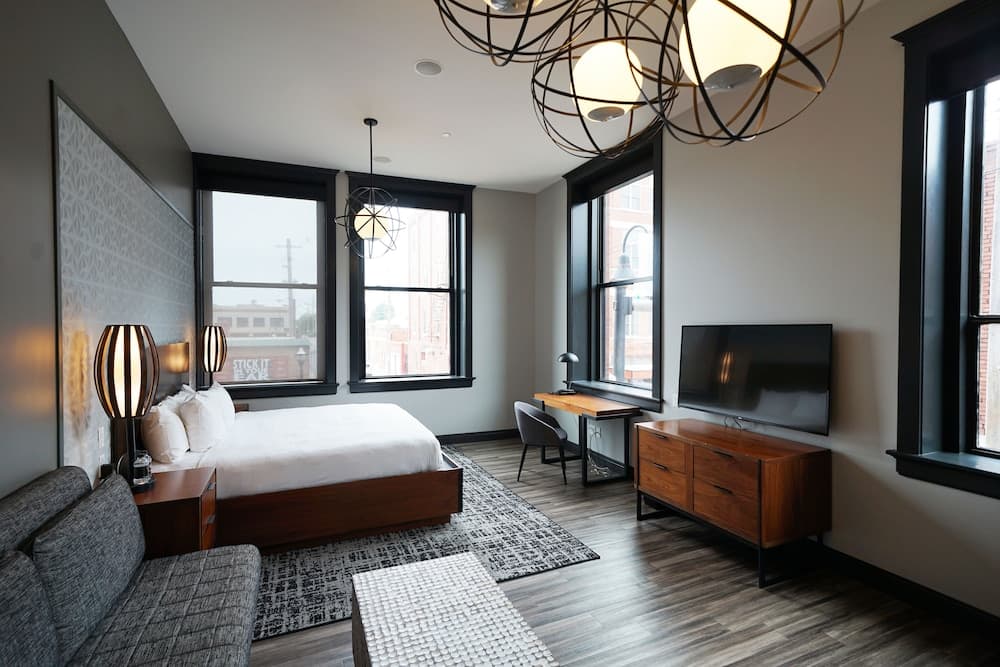 Hotel Vandivort gallery photo in Springfield, MO — image 62