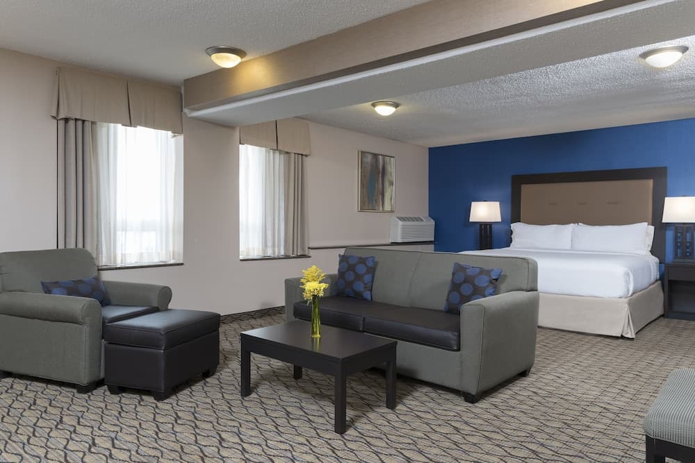 Grand Royal Hotel O'Hare - Chicago property views in Elk Grove Village, IL — gallery photo 3
