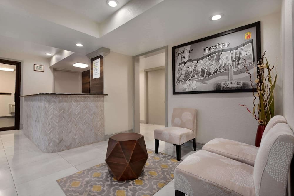 Super 8 by Wyndham Ruston interior in Ruston, LA — gallery photo 2