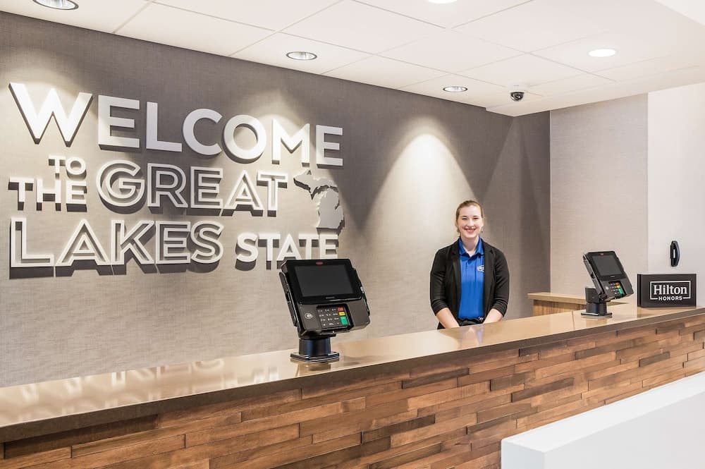 Hampton Inn & Suites Houghton interior in Houghton, MI — gallery photo 2